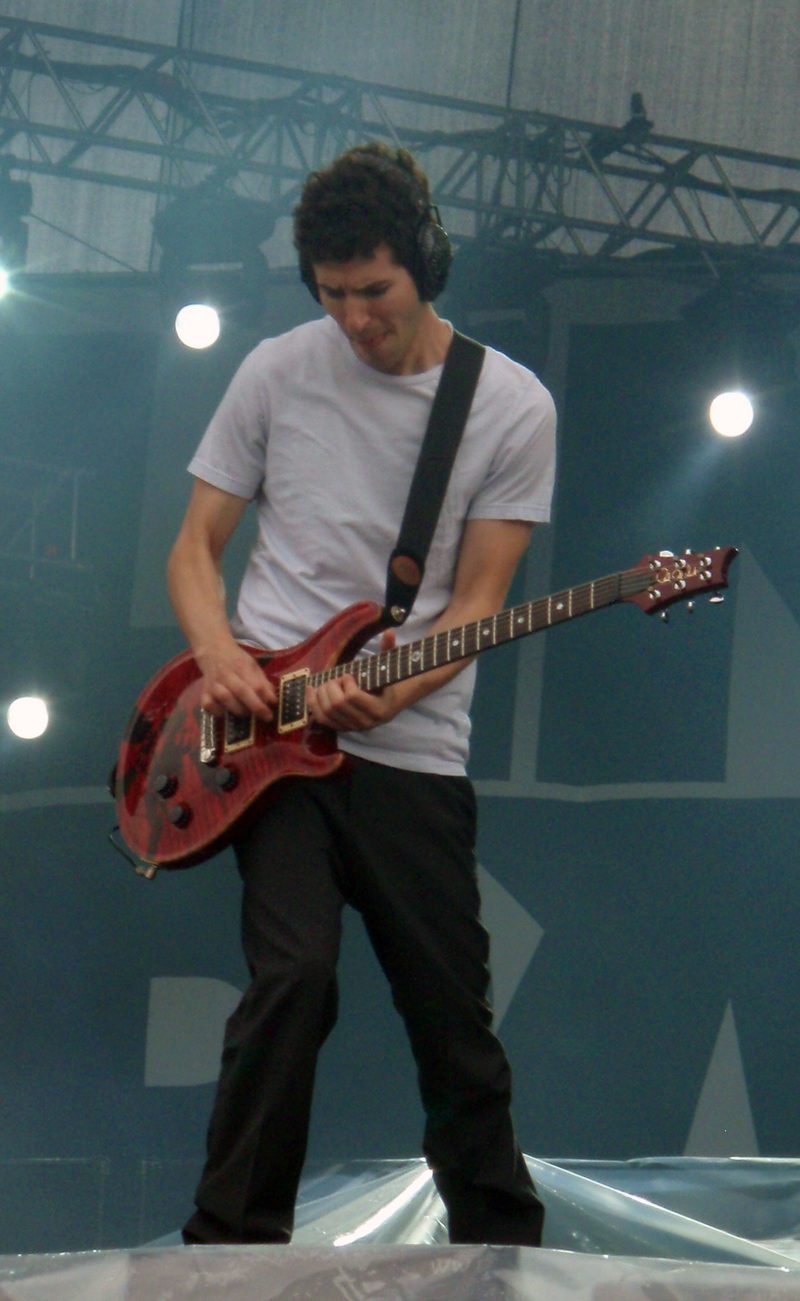 Brad Delson playing a red PRS at the Sonisphere Festival in Pori, Finland, in July 2009.