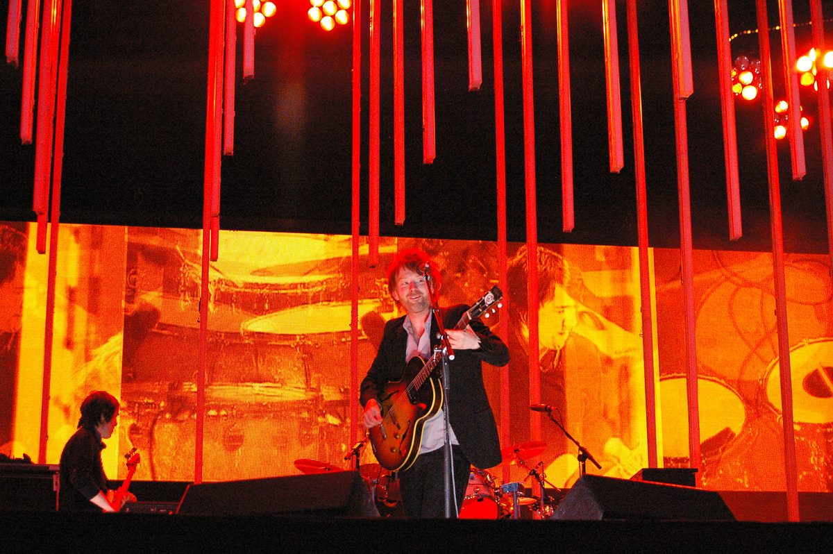 Thom Yorke with a hollow-body electric guitar at the Main Square Festival in Arras, France, on 6 July 2008, during the In Rainbows tour.