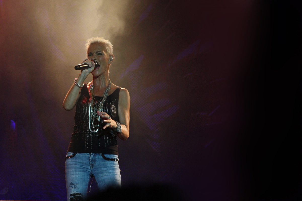Marie Fredriksson singing with Roxette in Halmstad, Sweden, 14 August 2010.